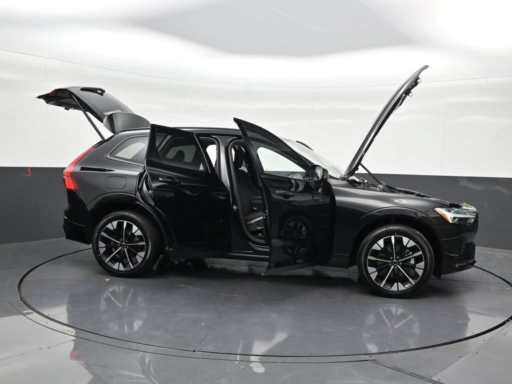 New 2026 Volvo XC60 B5 Plus AWD/4WD image 31