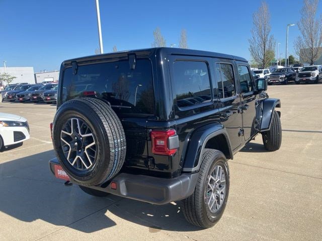 Certified 2025 Jeep Wrangler Unlimited Sahara AWD/4WD image 6