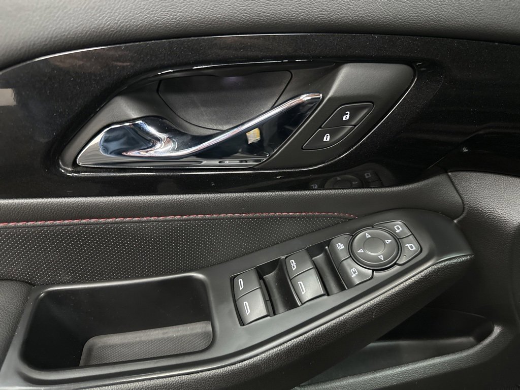Used 2023 Chevrolet Traverse RS image 19
