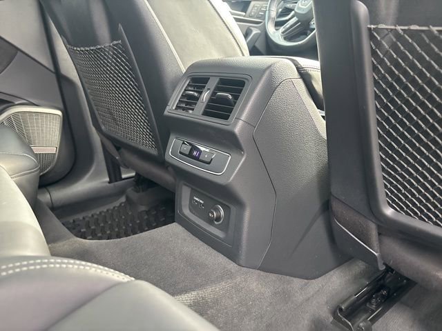 Used 2020 Audi SQ5 Premium Plus w/ Premium Plus Package image 16