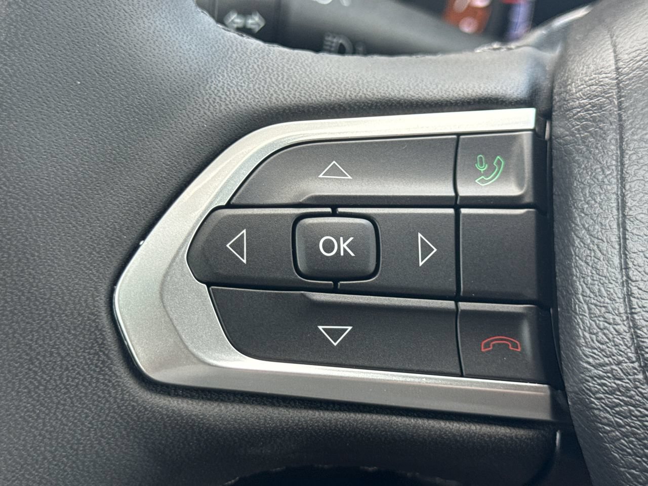Certified 2025 Jeep Compass Limited AWD/4WD image 26