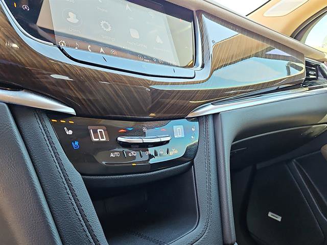 Certified 2021 Cadillac XT6 Premium Luxury w/ Platinum Package image 19