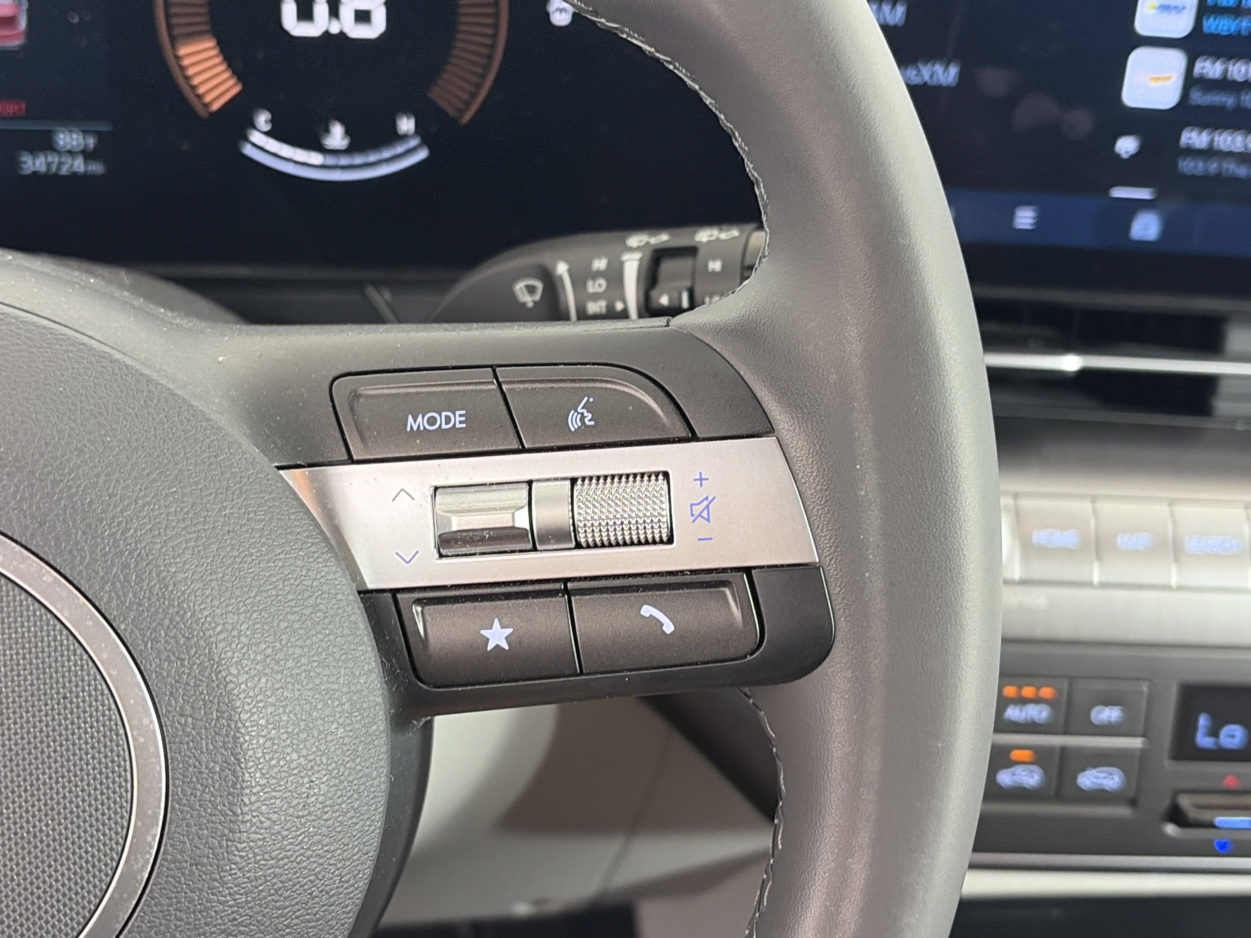 Used 2024 Hyundai Kona SEL AWD/4WD image 27