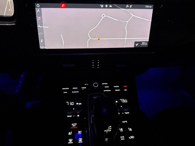 Used 2020 Porsche Cayenne image 23