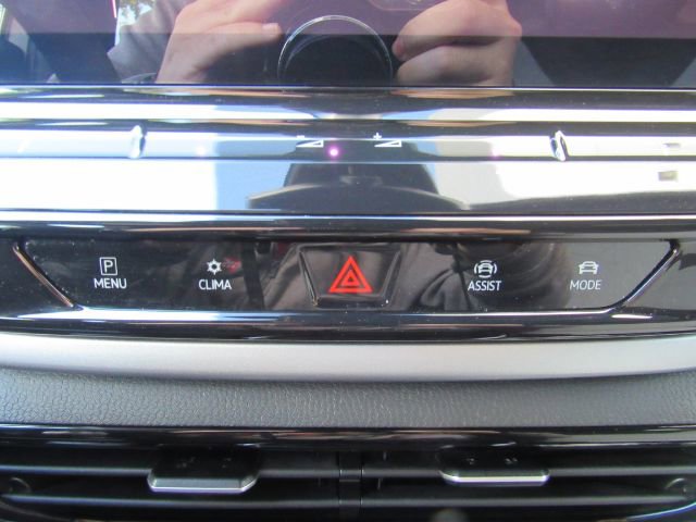 Used 2023 Volkswagen ID.4 2WD image 39