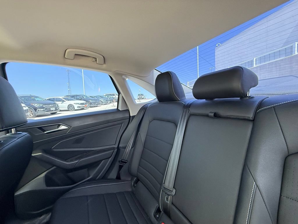 Used 2024 Volkswagen Jetta SE w/ Panoramic Sunroof Package FWD image 21