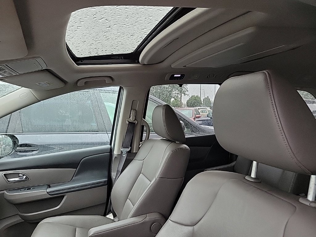Used 2016 Honda Odyssey Touring Elite image 7