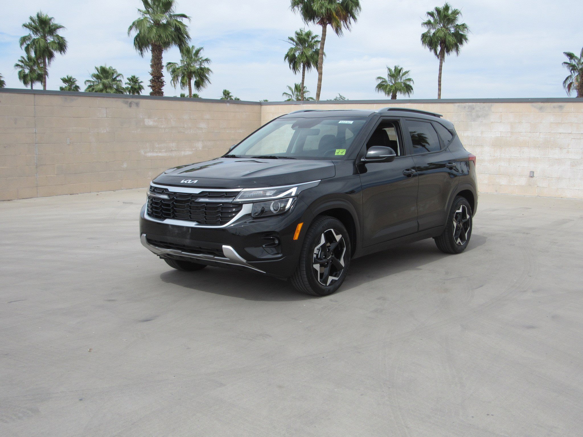 Used 2025 Kia Seltos S image 1