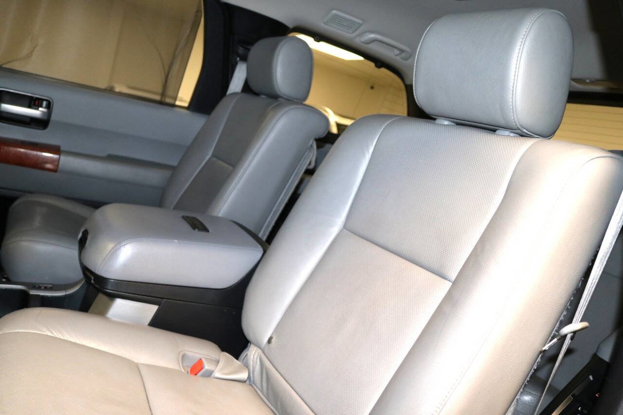Used 2020 Toyota Sequoia Platinum image 88