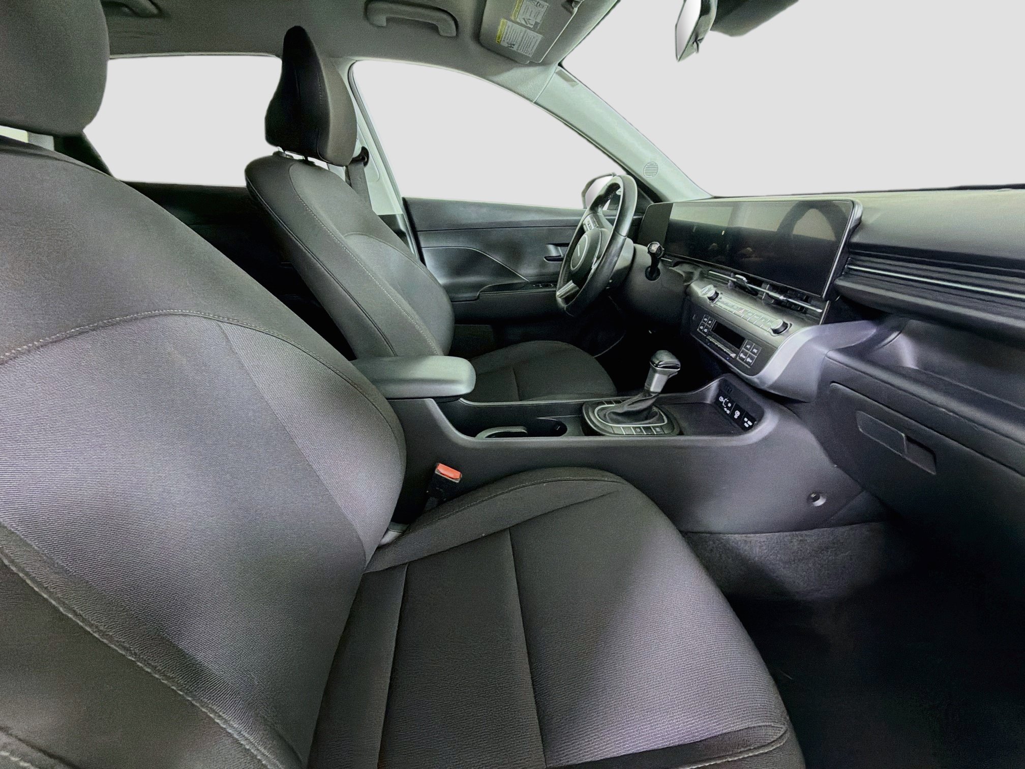 Used 2025 Hyundai Kona SEL FWD image 28