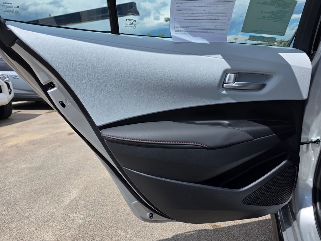 Used 2025 Toyota Corolla SE image 26