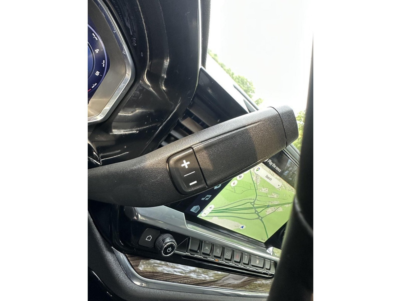 Used 2024 Chevrolet Silverado 1500 LT AWD/4WD image 29