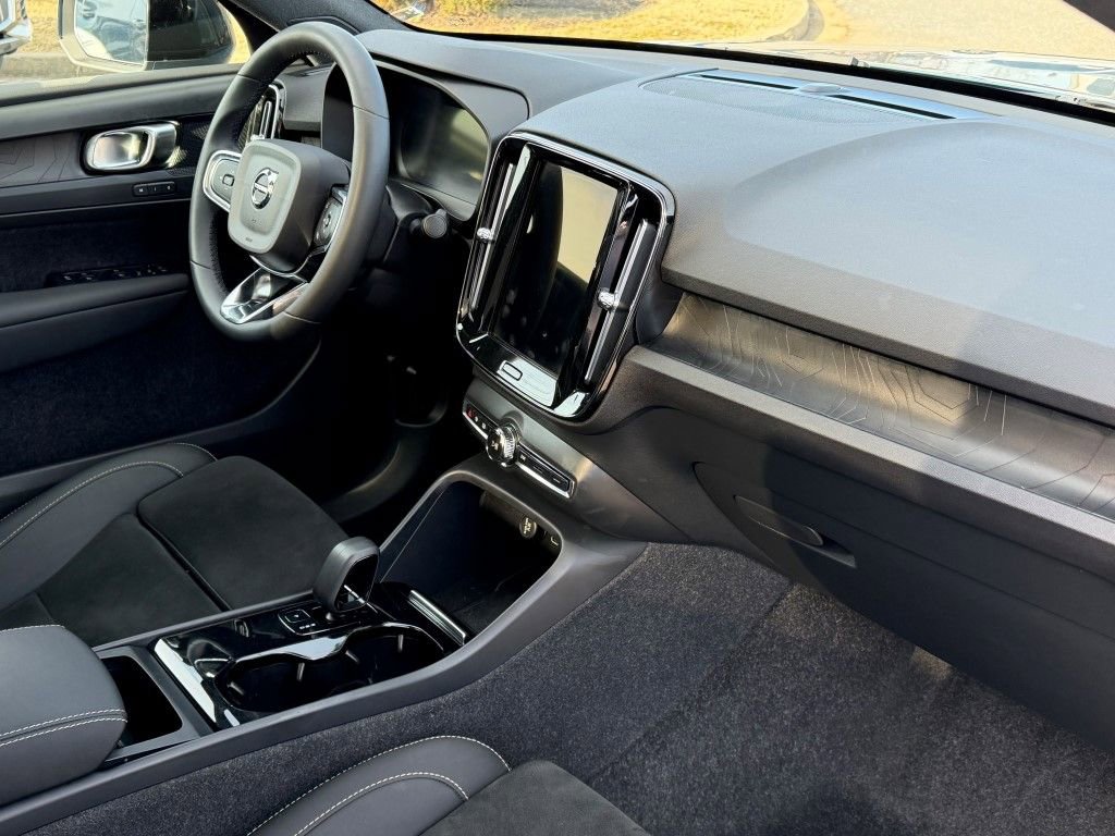 Certified 2023 Volvo C40 P8 Recharge Plus w/ Protection Package Premier image 14