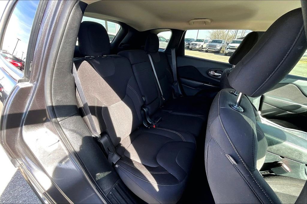 Used 2016 Jeep Cherokee Latitude image 36