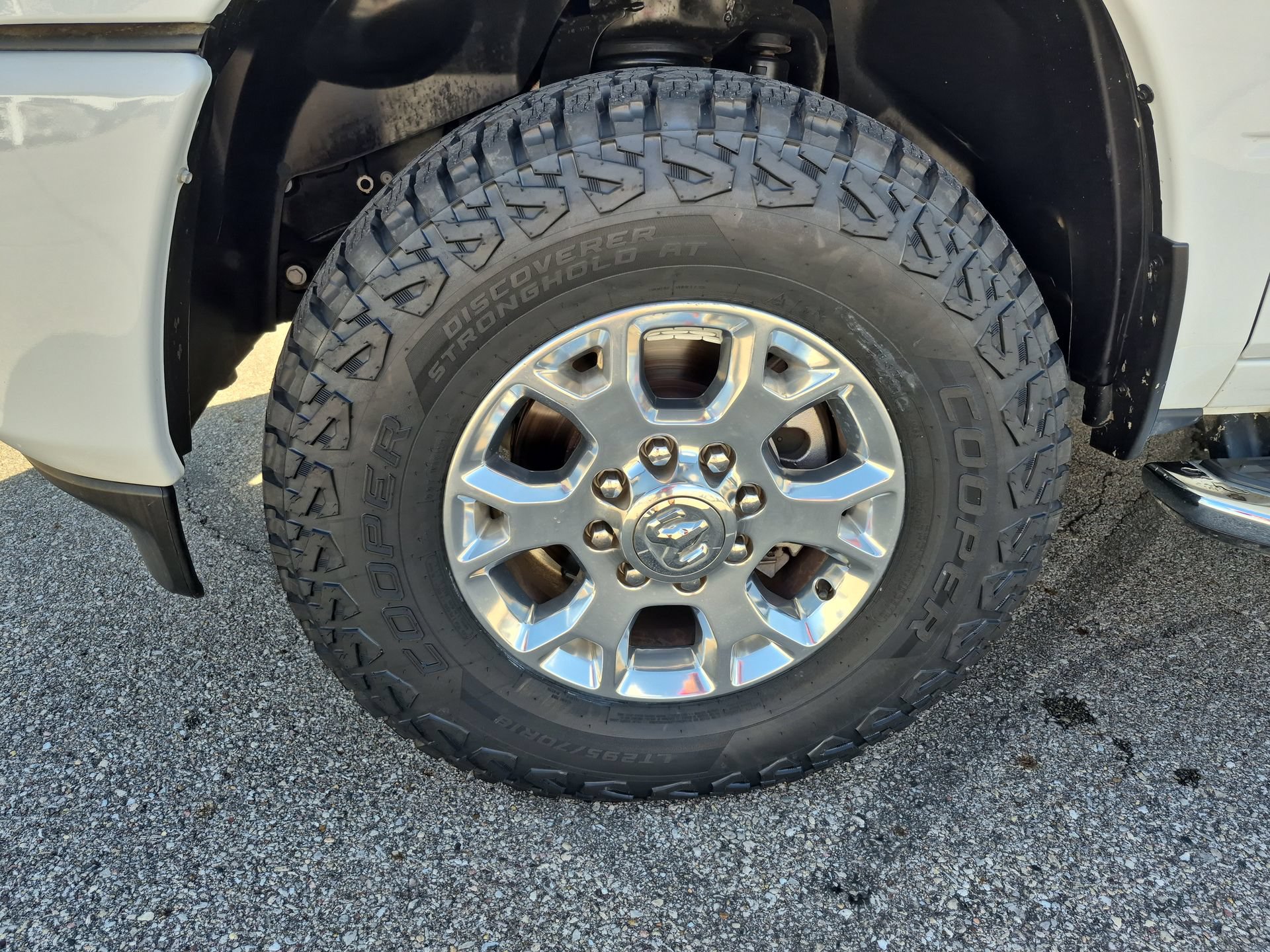 Used 2024 RAM 2500 Laramie w/ Safety Group AWD/4WD image 32