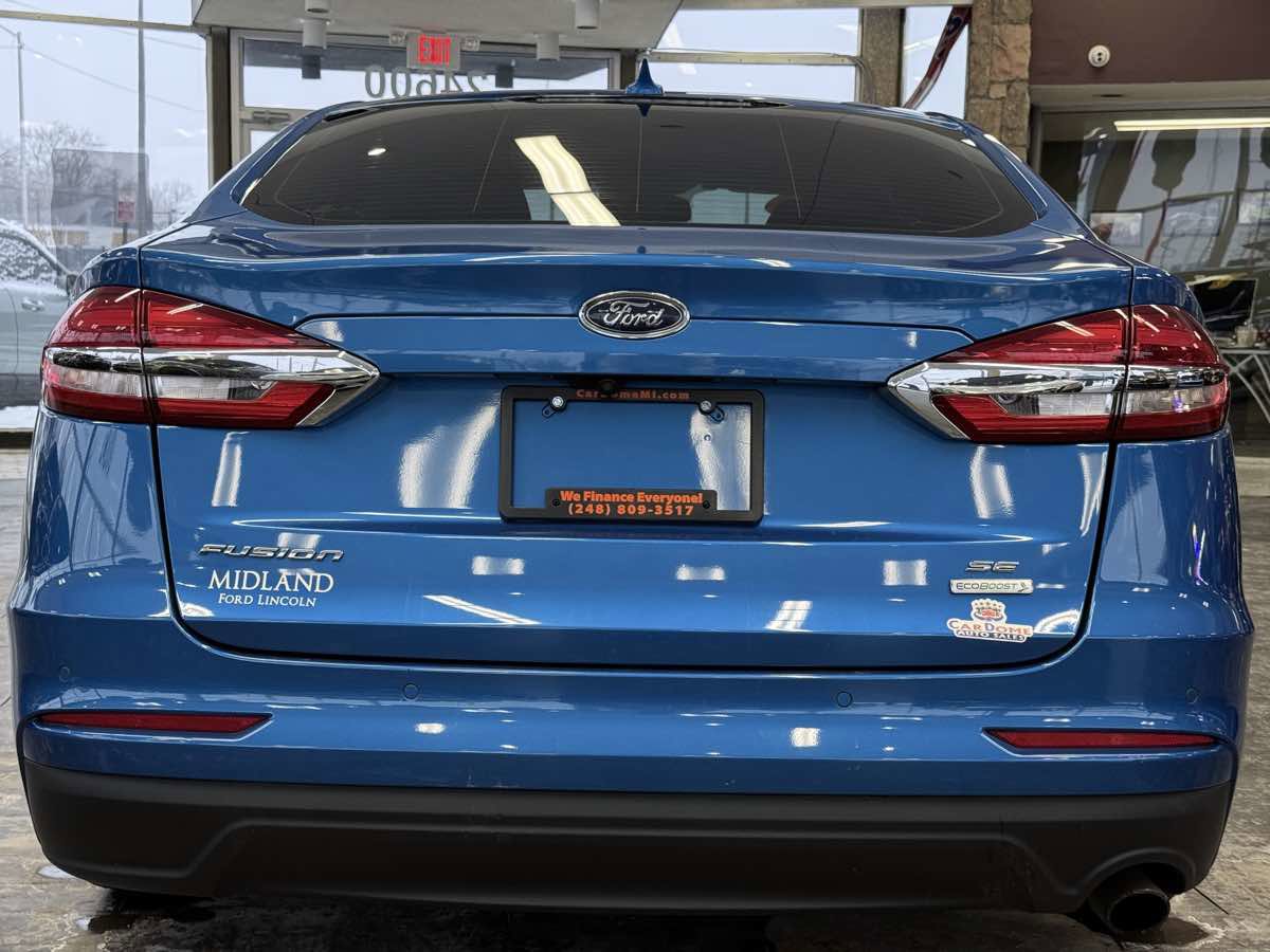 Used 2019 Ford Fusion SE image 30