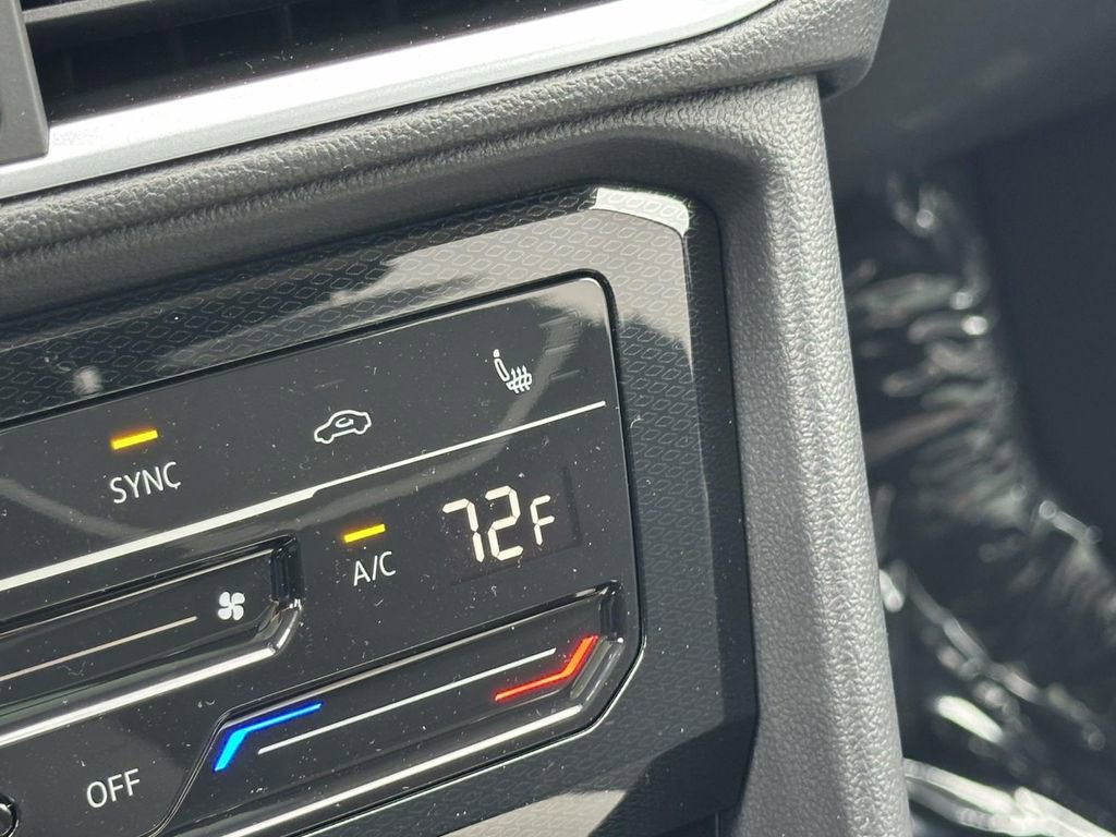 New 2025 Volkswagen Taos SE AWD/4WD image 22