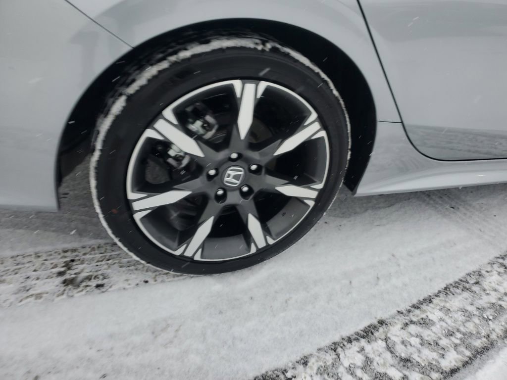 Certified 2025 Honda Civic Sport Touring image 11