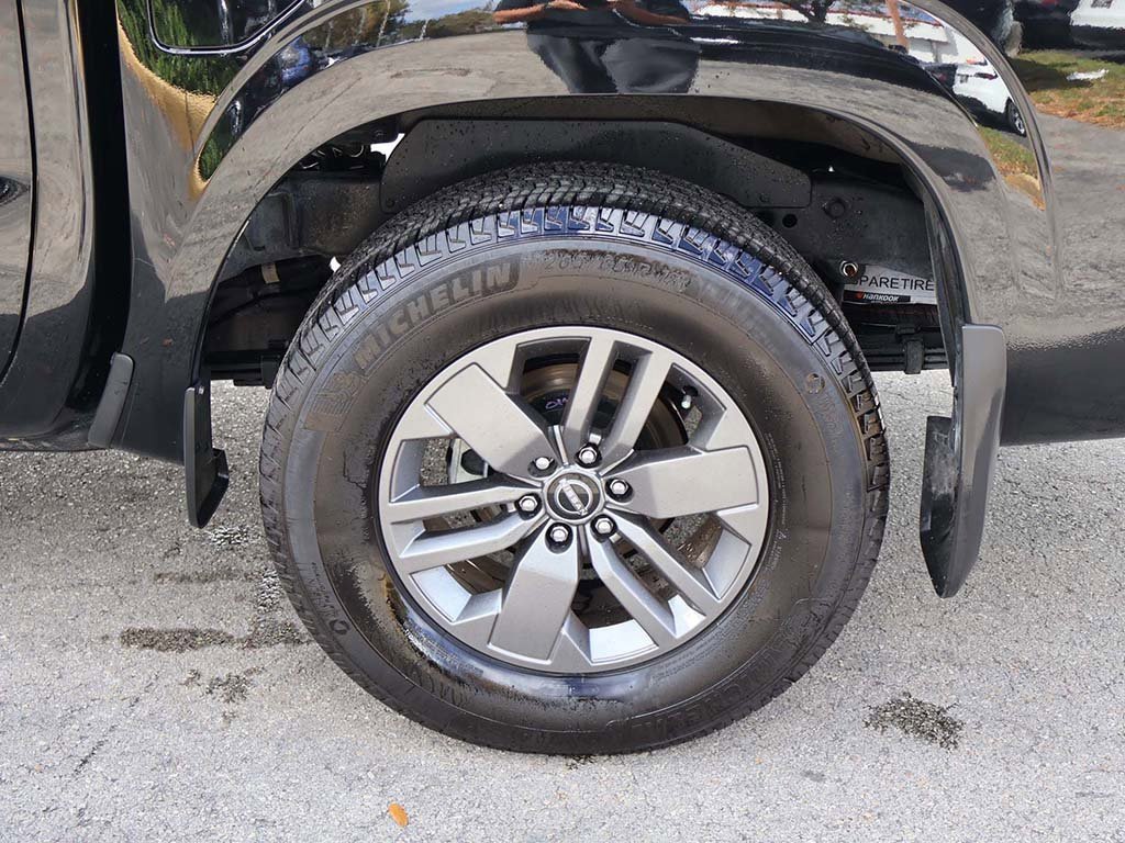 Used 2025 Nissan Frontier SV w/ SV Convenience Package image 22