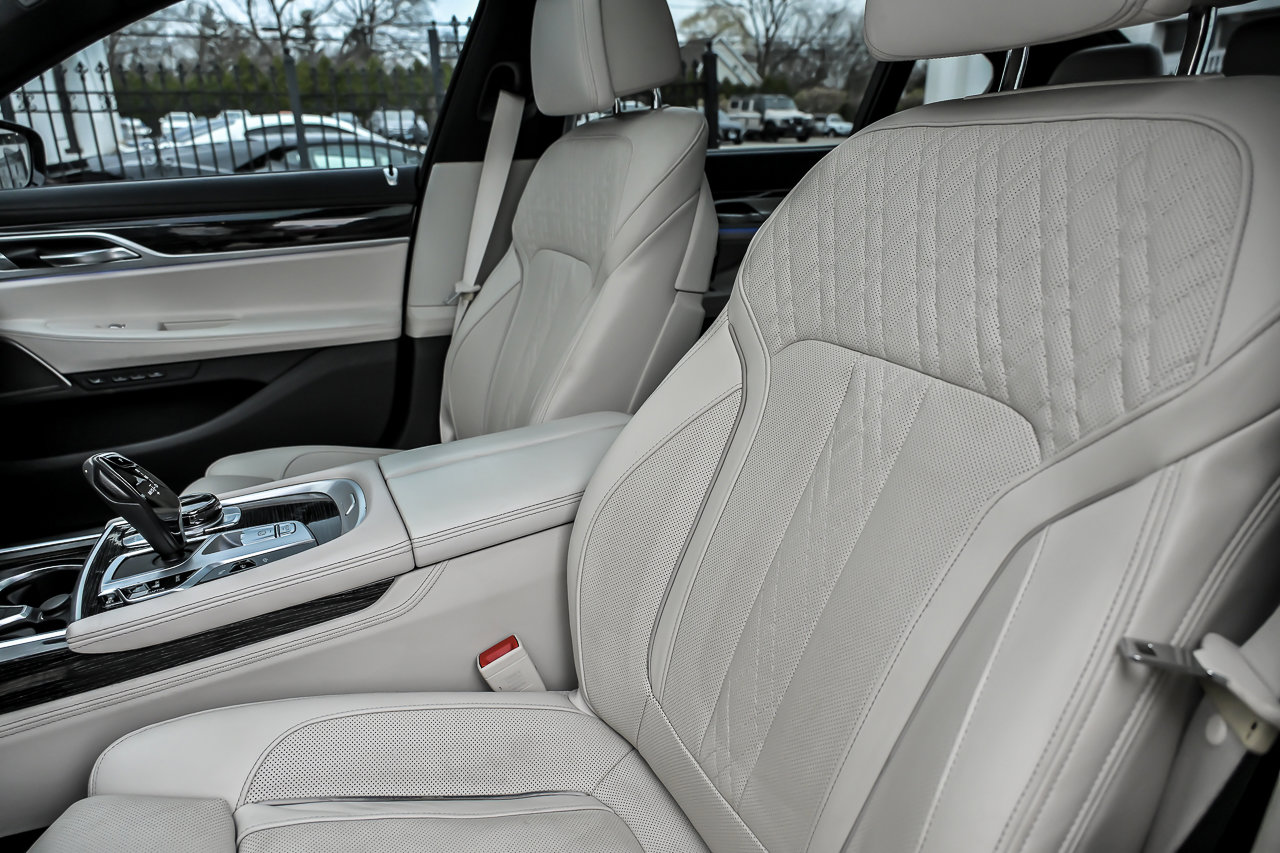 Used 2022 BMW 750i xDrive w/ Executive Package AWD/4WD image 29