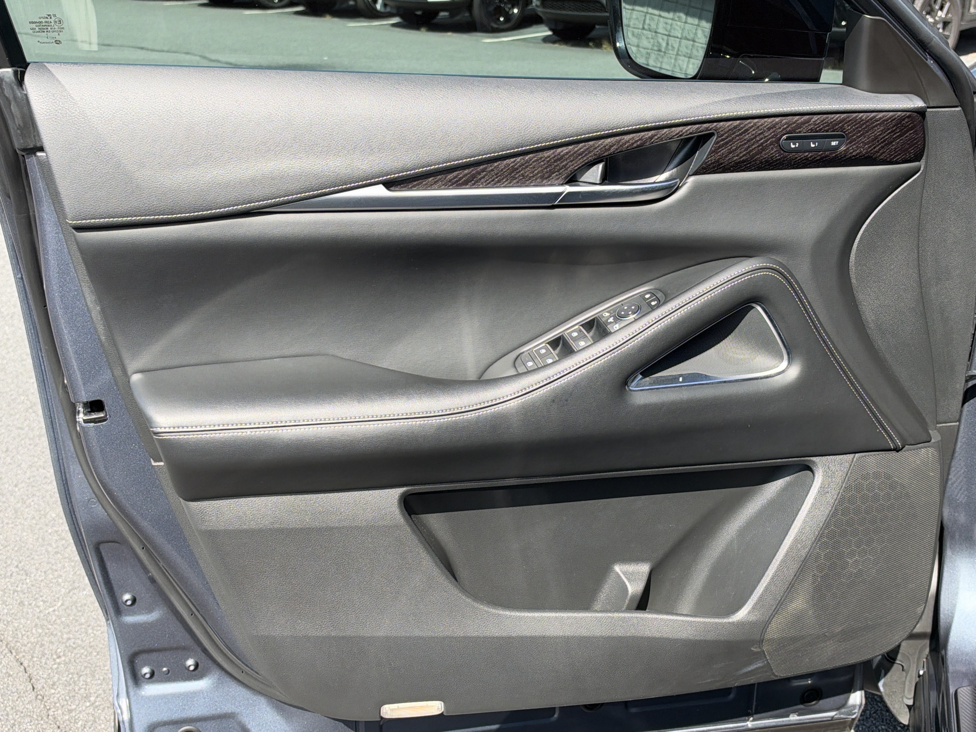 Used 2023 INFINITI QX60 Sensory w/ Cargo Package AWD/4WD image 12