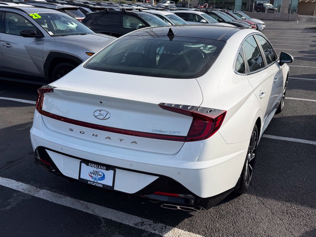 Used 2021 Hyundai Sonata Limited w/ Preferred Accessory Package FWD image 7