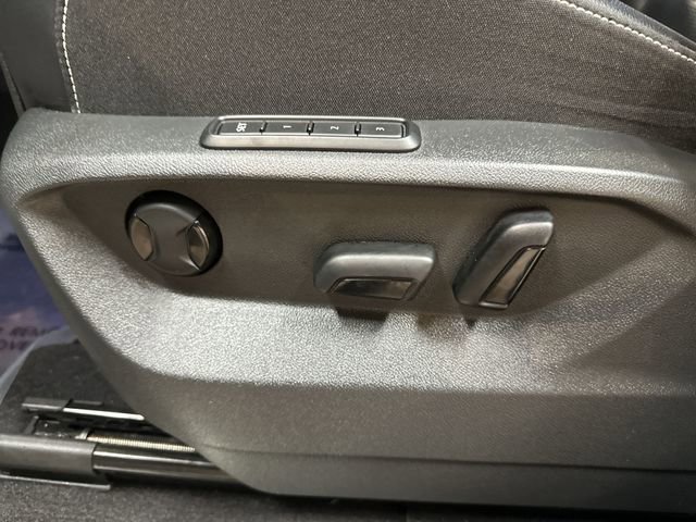 Used 2024 Volkswagen Atlas Cross Sport SEL R-Line image 16