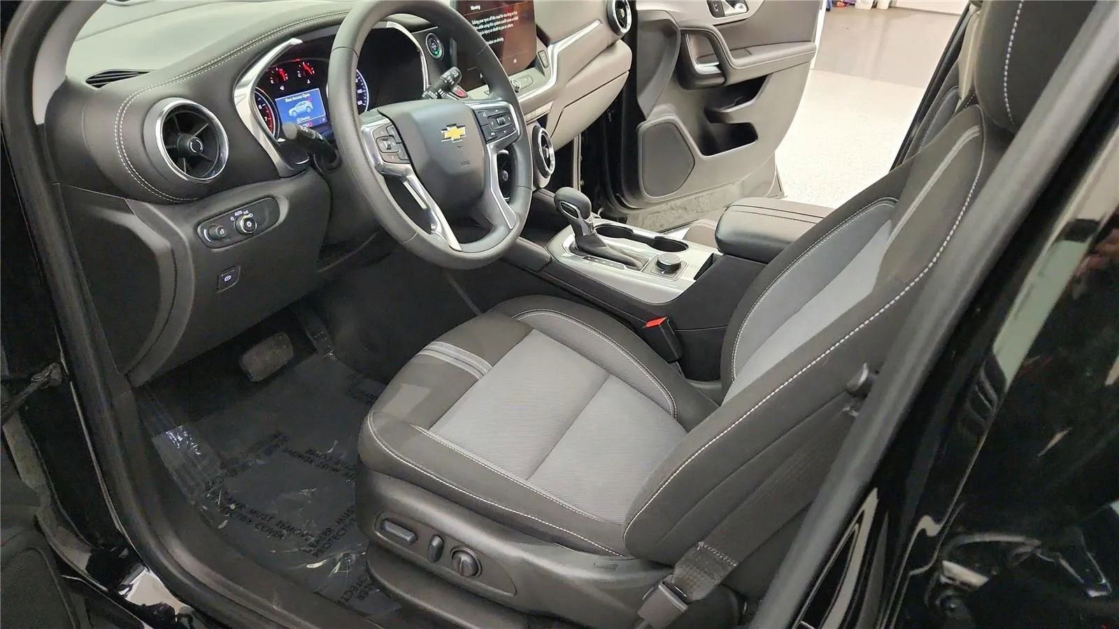 Used 2023 Chevrolet Blazer LT image 22