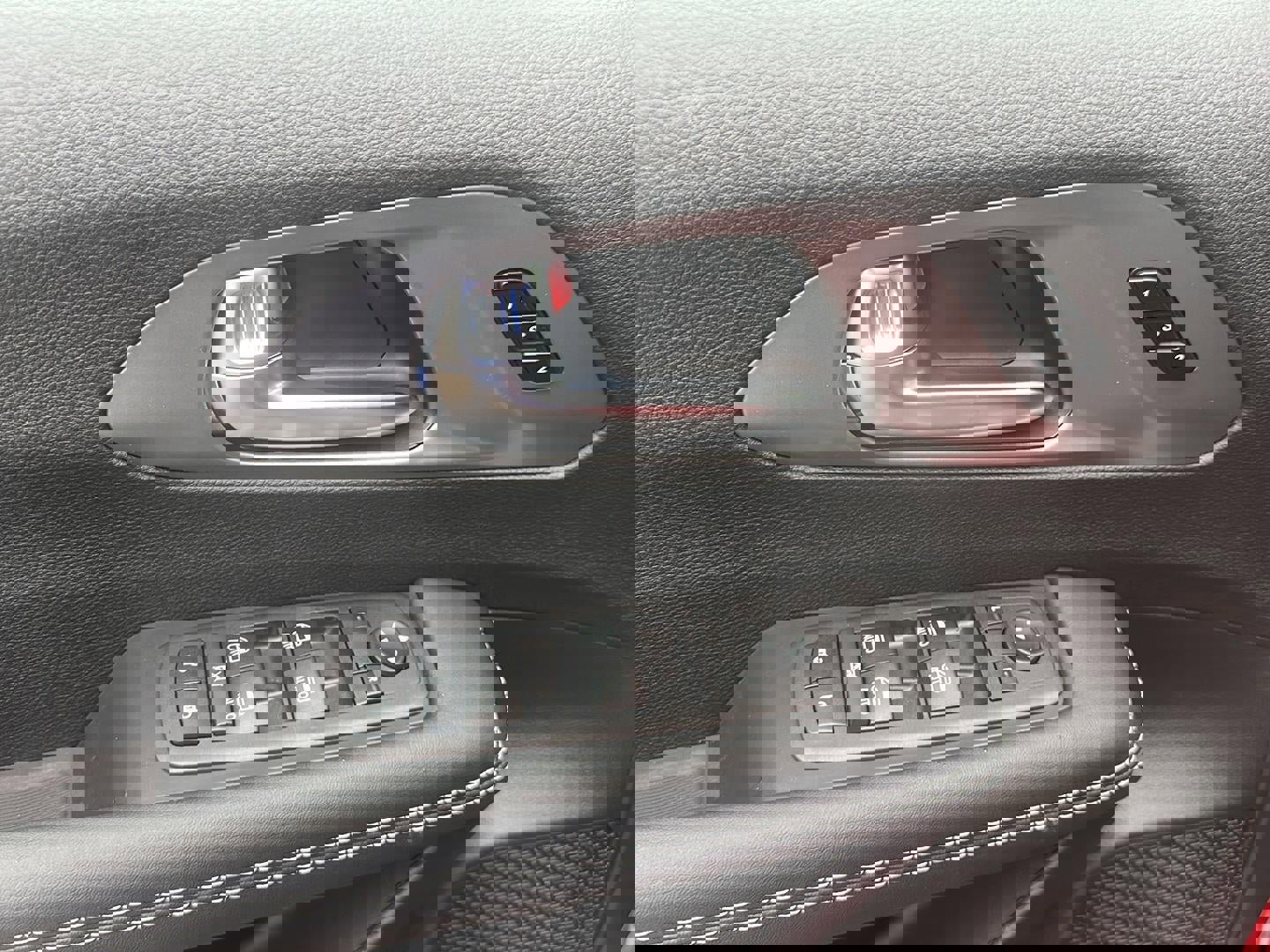 New 2026 Chrysler Pacifica Select image 10