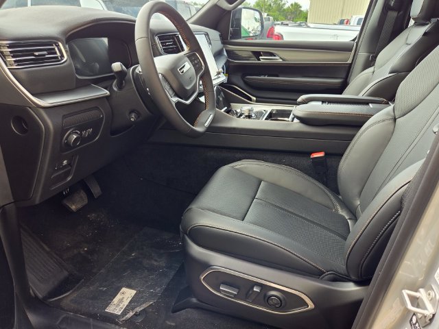 New 2026 Jeep Grand Wagoneer 4WD image 3