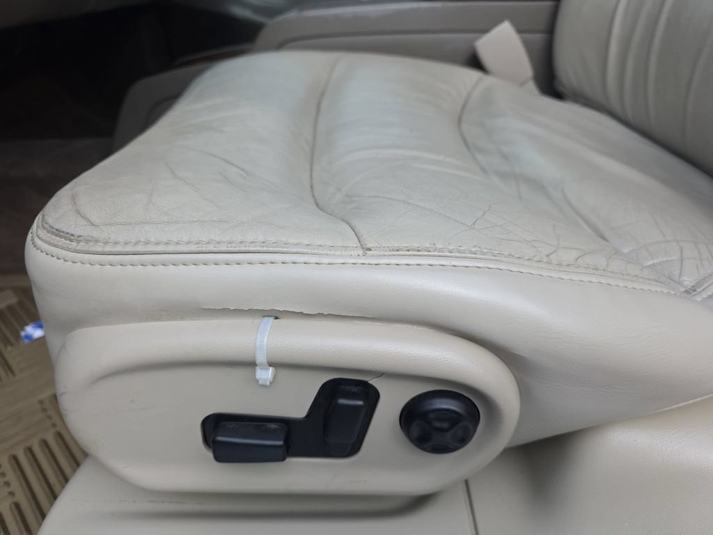 Used 2003 Buick Park Avenue Ultra w/ Ultra Luxury Package FWD image 30