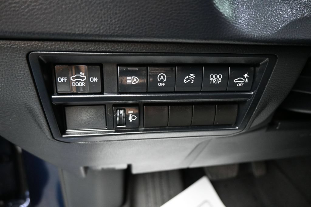 Used 2022 Toyota Tundra SR5 w/ Convenience Package RWD image 12