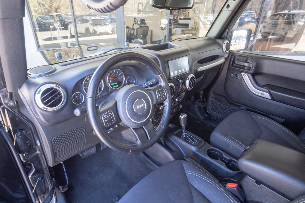 Used 2018 Jeep Wrangler Unlimited Sahara w/ Max Tow Package image 9