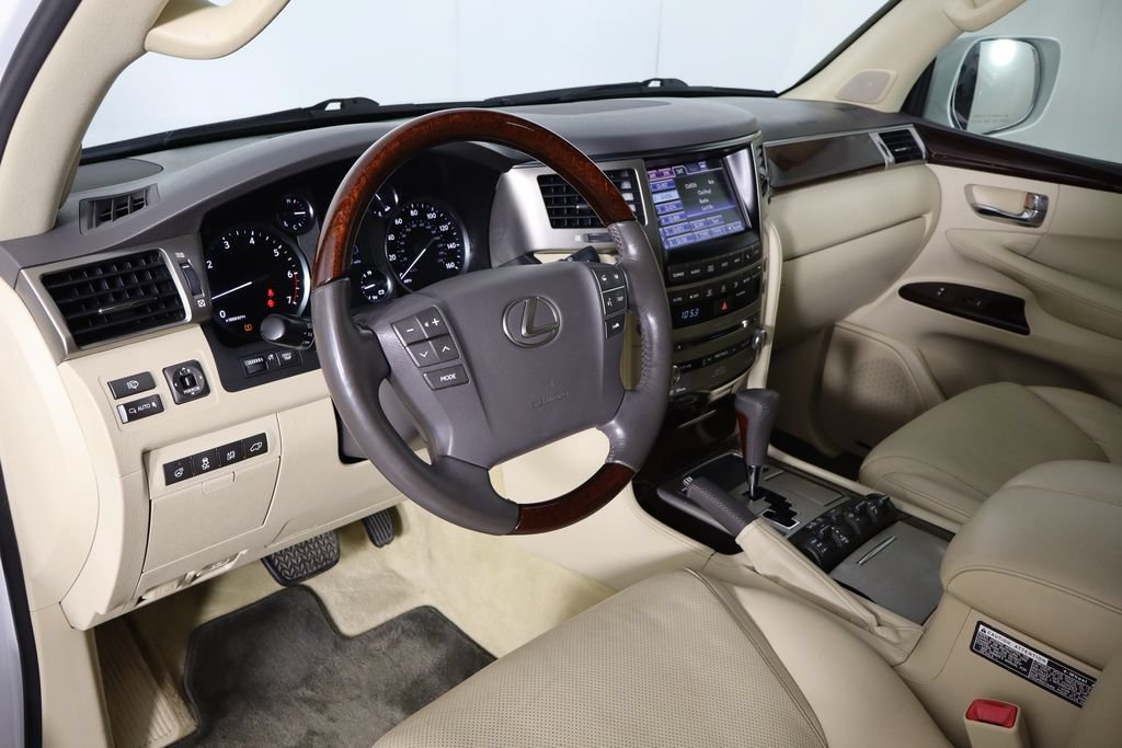 Used 2015 Lexus LX 570 4WD image 29