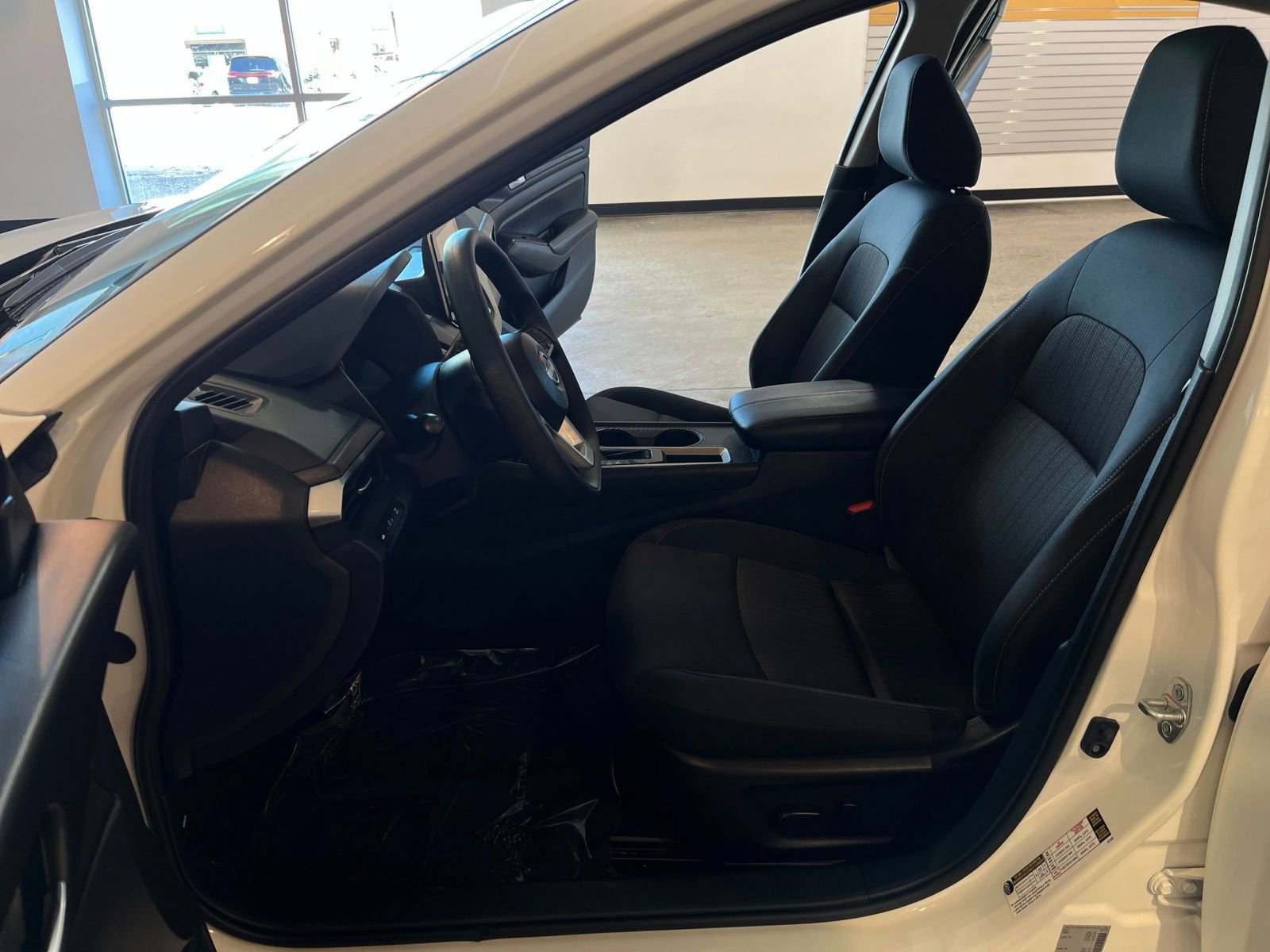 Used 2025 Nissan Altima 2.5 SV image 25