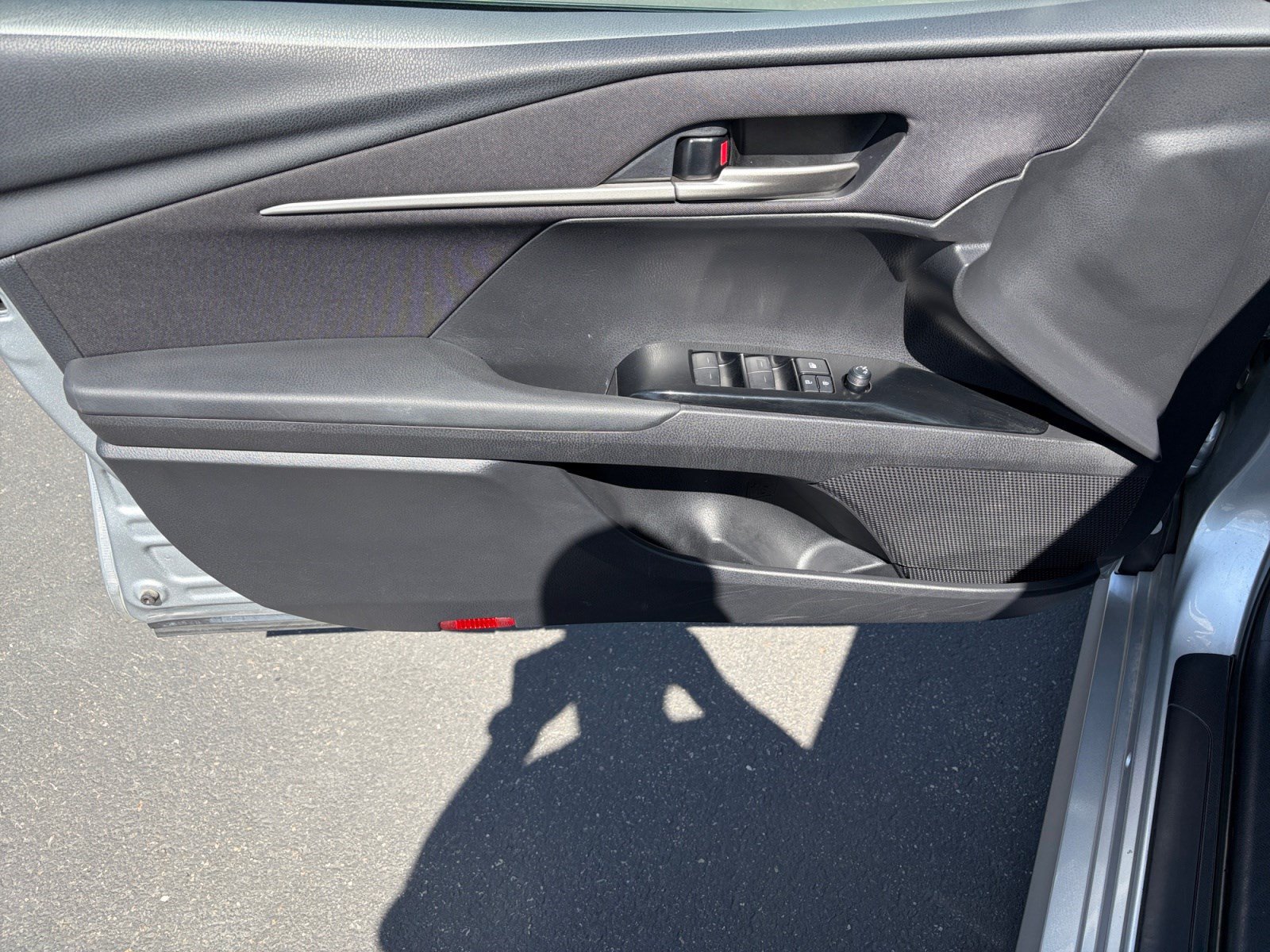 Used 2025 Toyota Camry LE FWD image 9