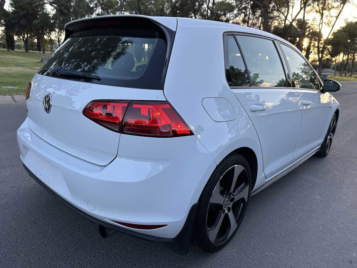 Used 2016 Volkswagen GTI SE w/ Lighting Package (SEL) FWD image 10