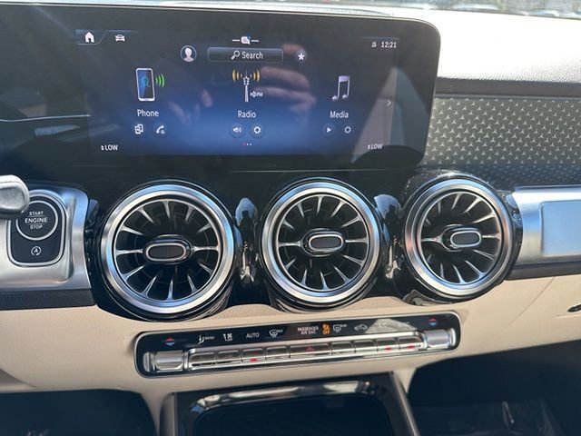 Used 2024 Mercedes-Benz GLB 250 4MATIC image 18