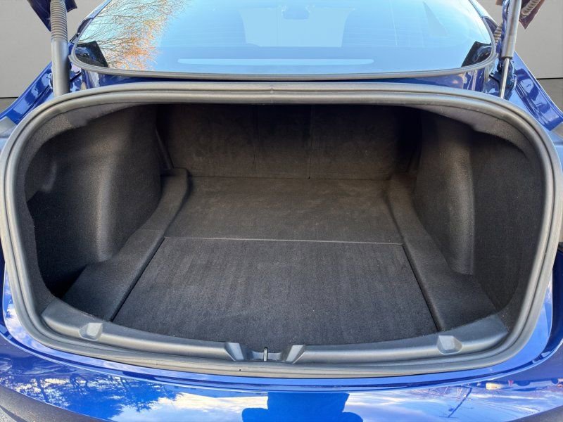 Used 2023 Tesla Model 3 Performance image 11