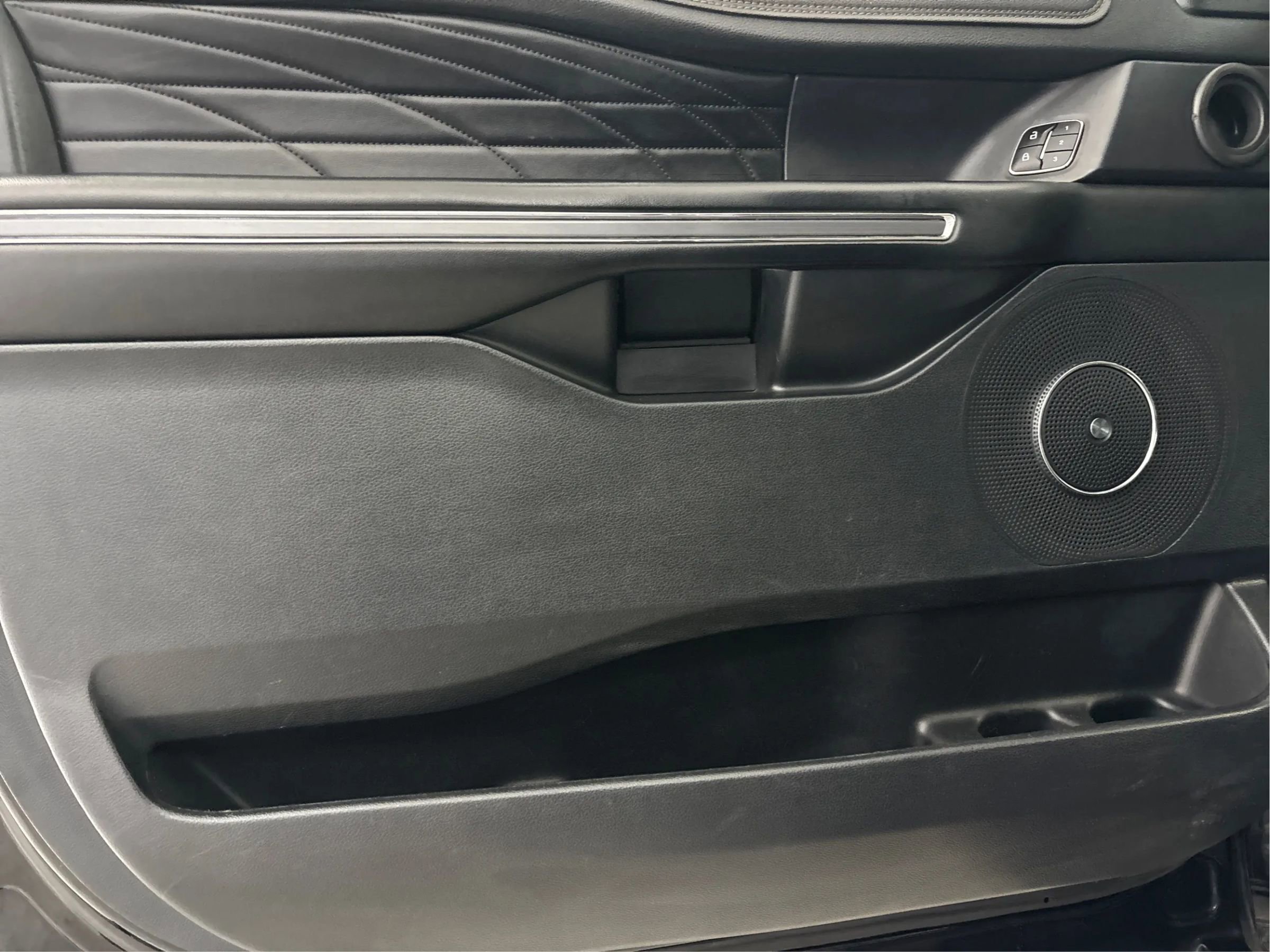 Used 2019 Ford Expedition Max Platinum image 25