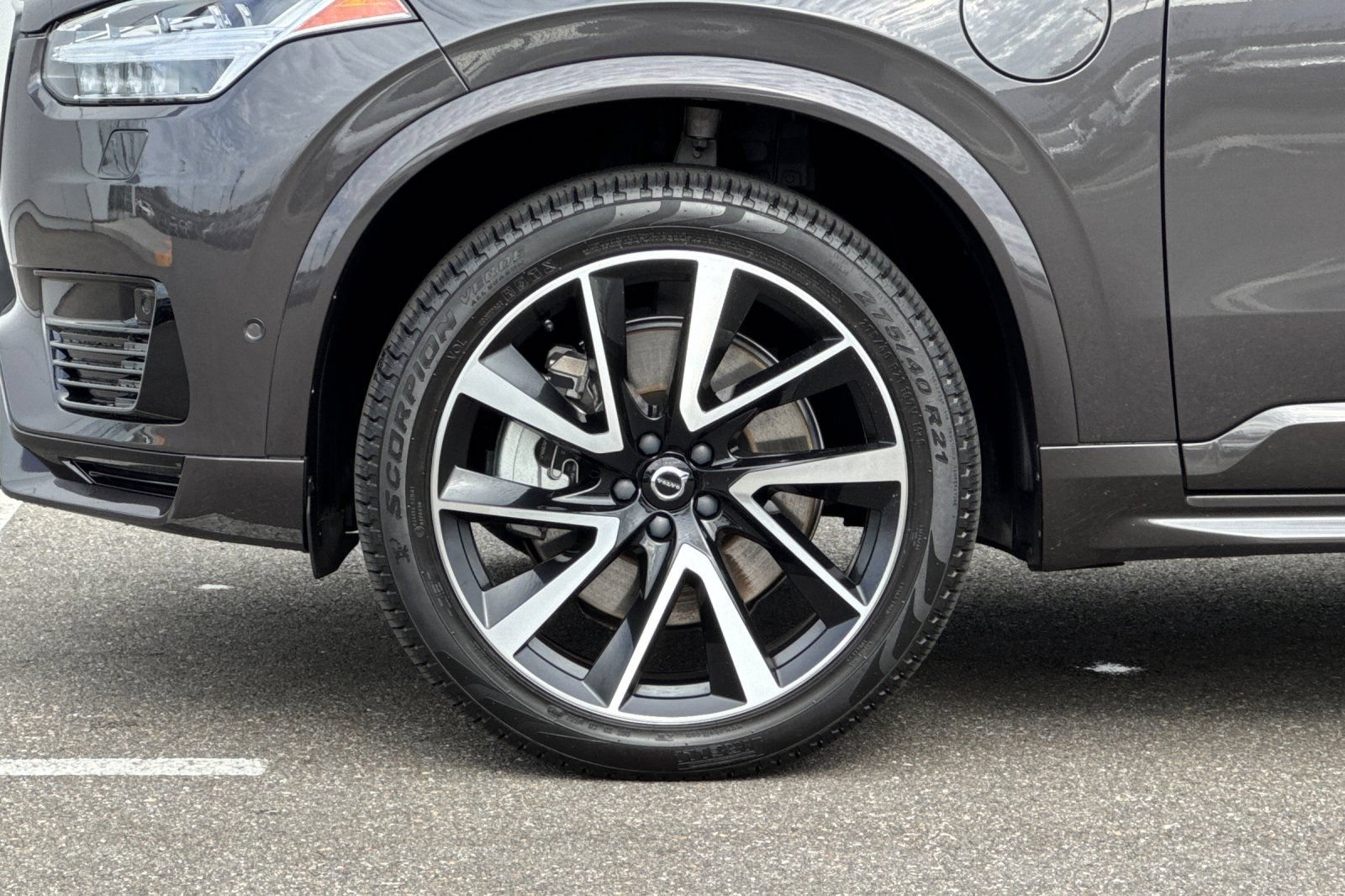 Used 2023 Volvo XC90 T8 Plus AWD/4WD image 34