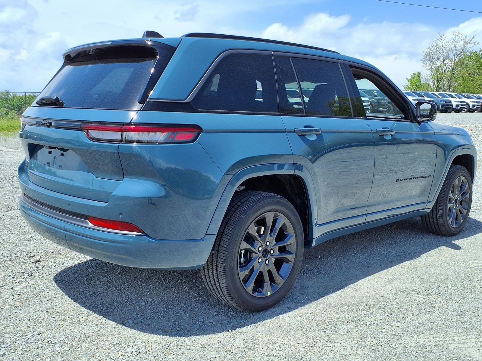 New 2026 Jeep Grand Cherokee Limited AWD/4WD image 3
