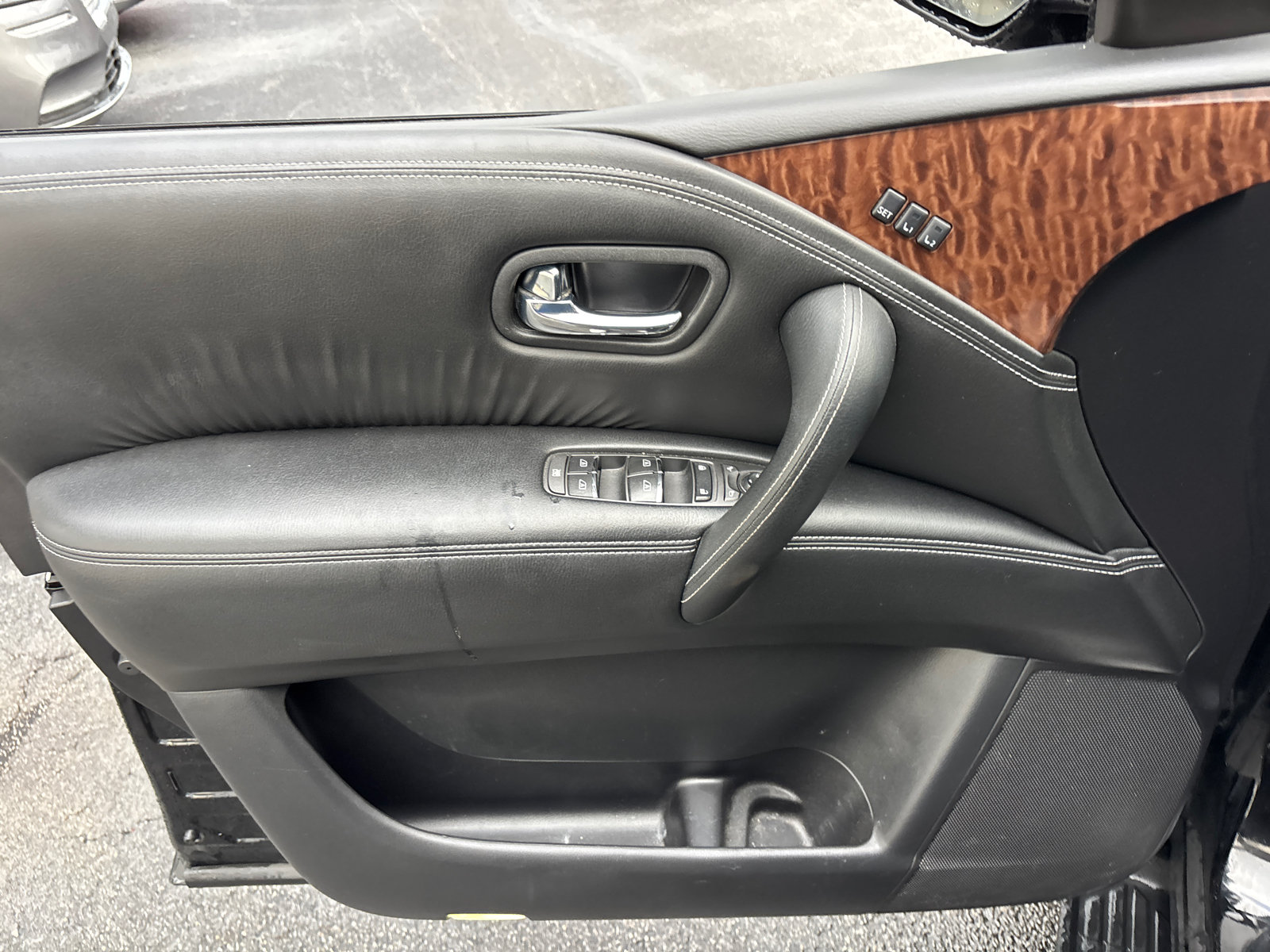 Used 2019 Nissan Armada Platinum w/ Captain's Chairs Package AWD/4WD image 11