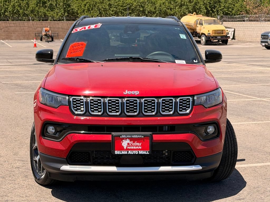 Used 2025 Jeep Compass Limited AWD/4WD image 3