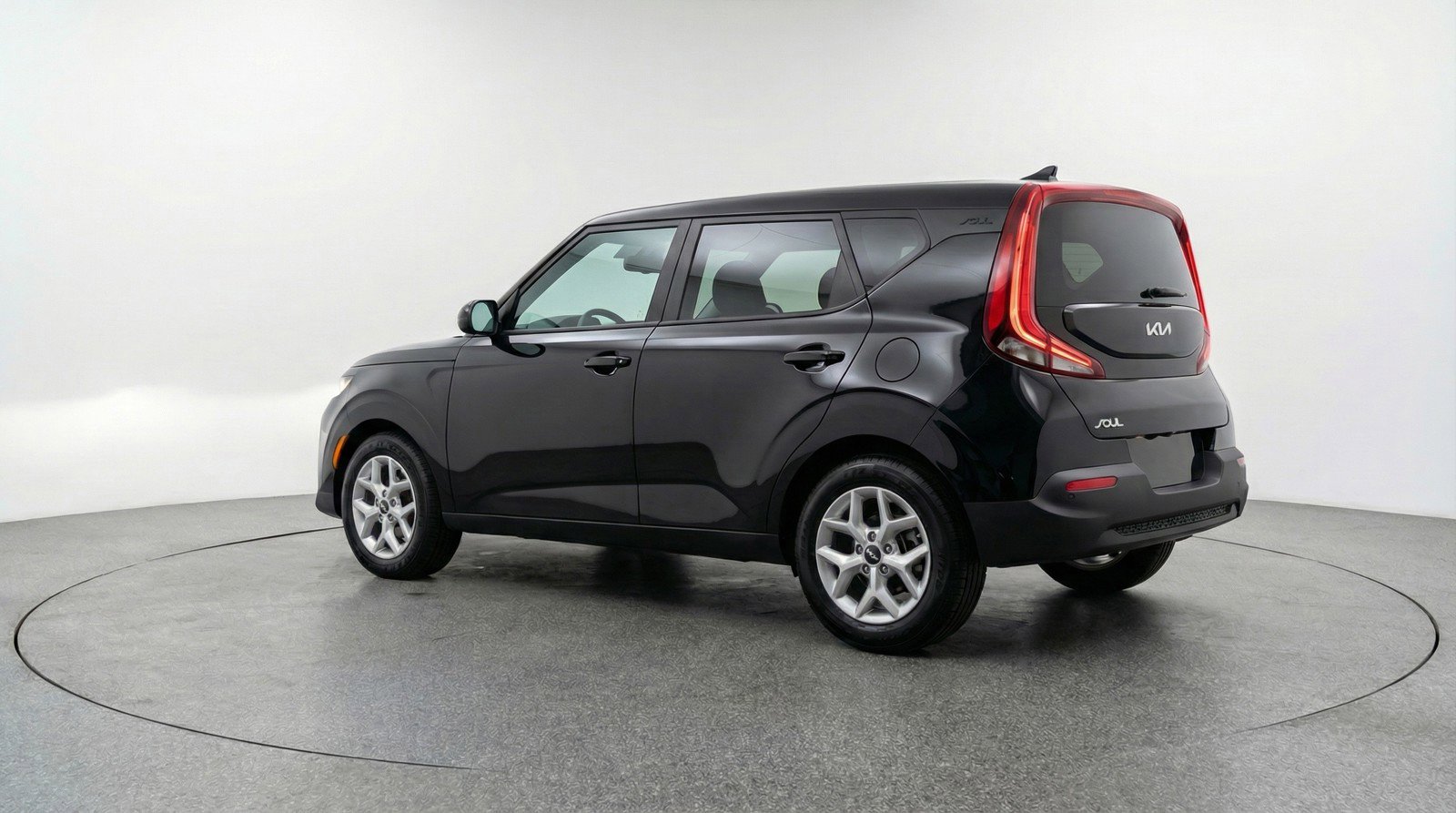 Used 2025 Kia Soul LX w/ LX Technology Package FWD image 6