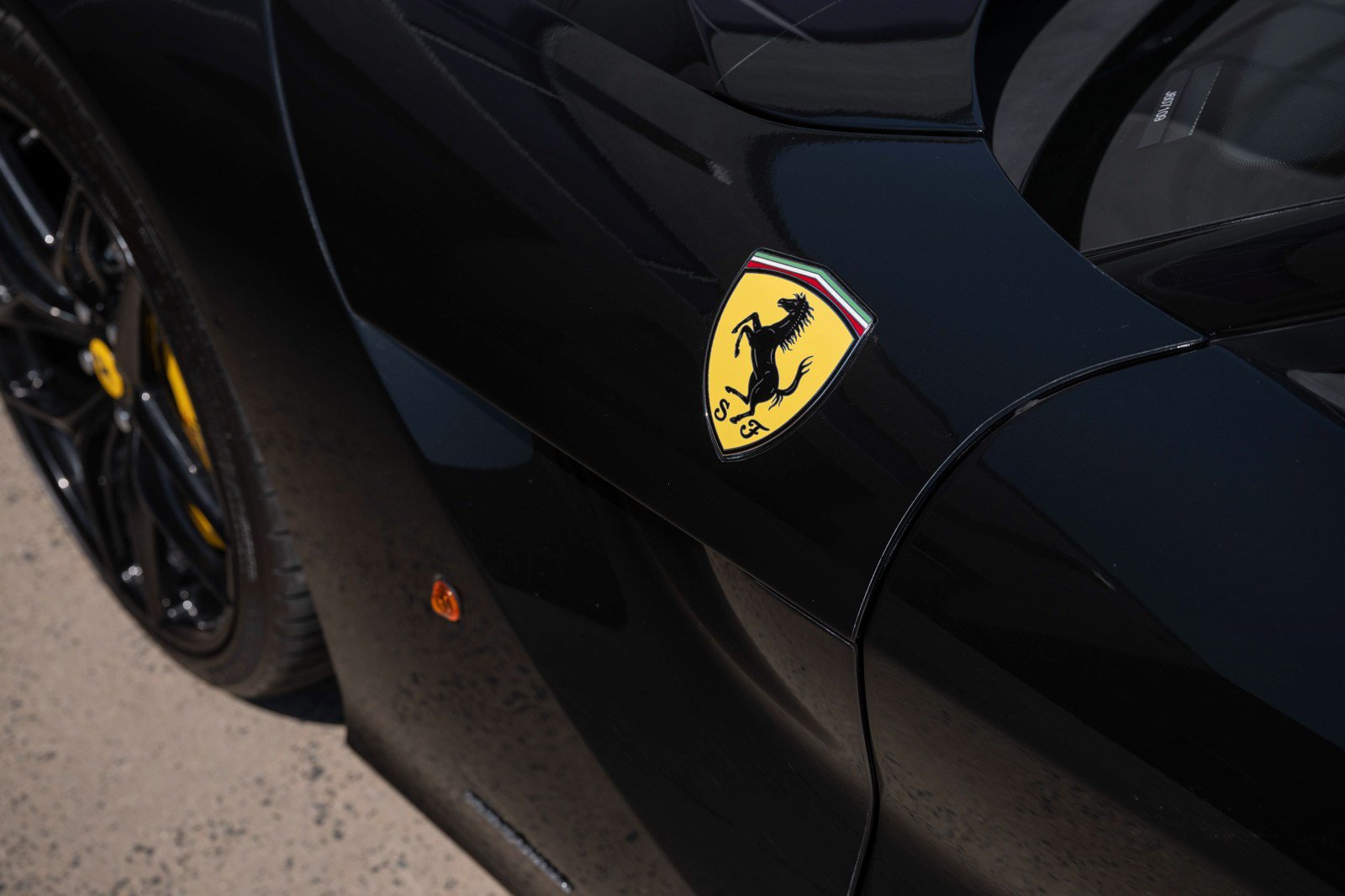Used 2013 Ferrari F12 Berlinetta RWD image 18