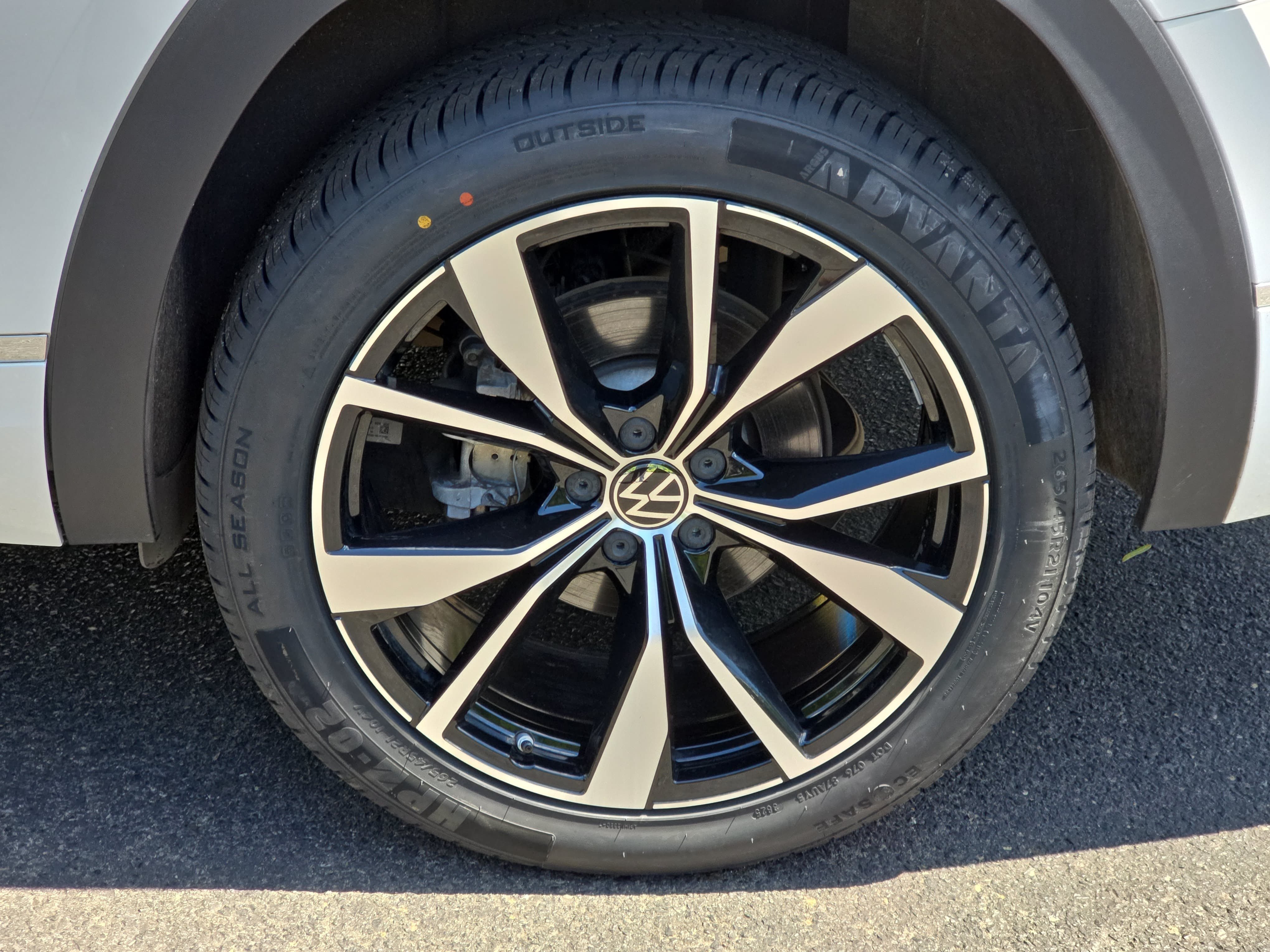 Certified 2024 Volkswagen Atlas SEL Premium R-Line AWD/4WD image 36