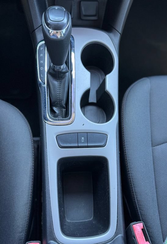 Used 2017 Chevrolet Cruze LS FWD image 17