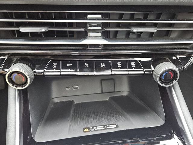 Used 2024 Chevrolet Traverse RS FWD image 20