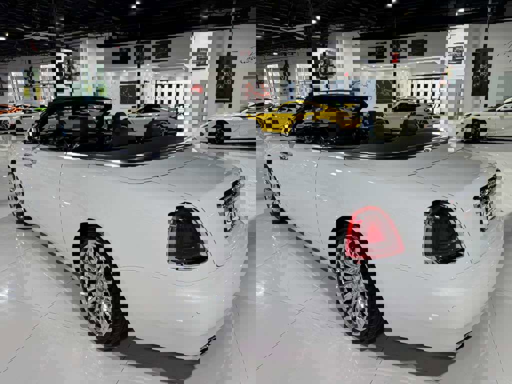 Used 2019 Rolls-Royce Dawn image 5